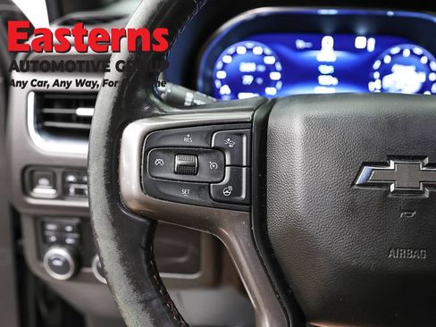 Used 2022 Chevrolet Suburban RST w/ Luxury Package AWD/4WD image 14