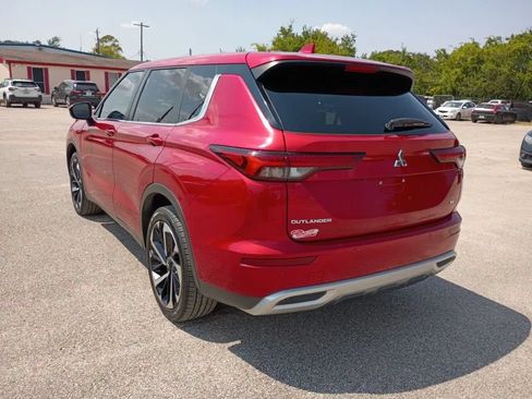 Used 2022 Mitsubishi Outlander SE FWD image 3