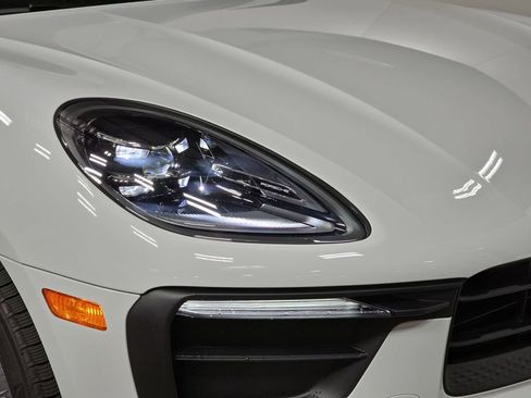 New 2026 Porsche Macan image 12