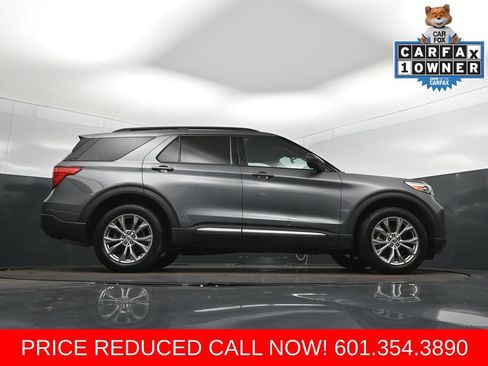 Used 2023 Ford Explorer XLT w/ Equipment Group 202A AWD/4WD image 43