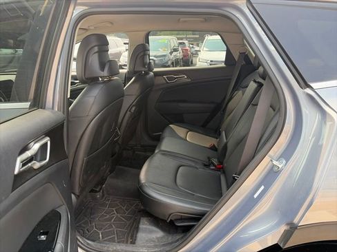 Used 2024 Kia Sportage EX AWD/4WD image 11