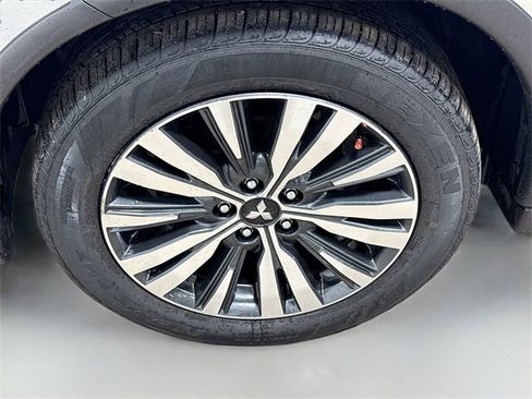 Used 2020 Mitsubishi Outlander SE image 31