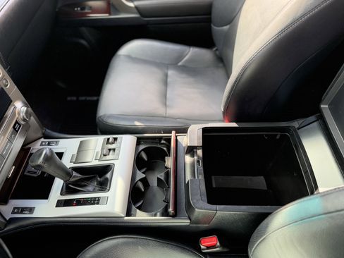 Used 2017 Lexus GX 460 image 23