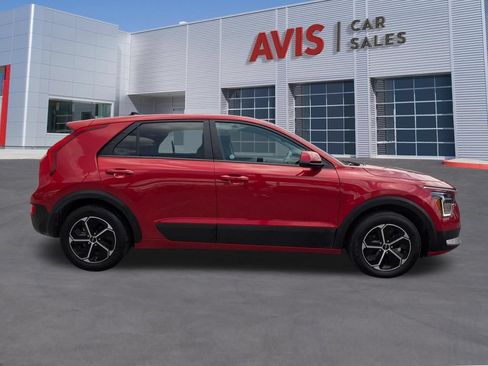 Used 2025 Kia Niro LX FWD image 7