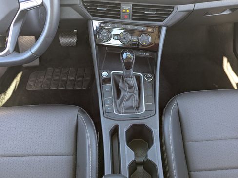 Used 2024 Volkswagen Jetta SE image 20