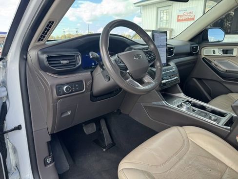 Used 2020 Ford Explorer Platinum w/ Premium Technology Package image 21