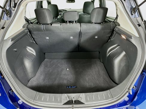 Used 2021 Nissan Leaf SV w/ SV Technology Package image 27