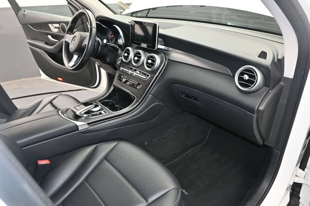 Used 2016 Mercedes-Benz GLC 300 image 24