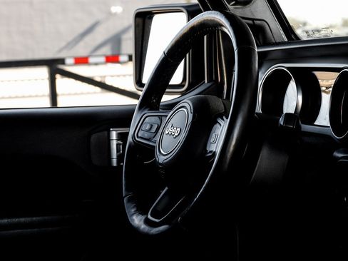 Used 2021 Jeep Wrangler Unlimited Willys image 25