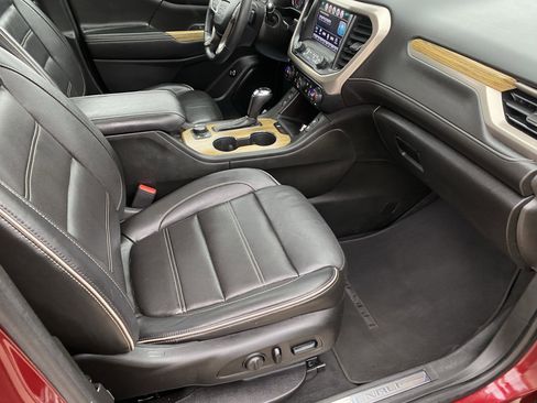 Used 2017 GMC Acadia Denali image 6