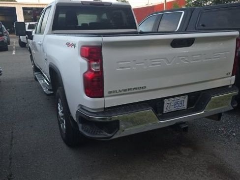Used 2025 Chevrolet Silverado 2500 LT w/ Convenience Package AWD/4WD image 14
