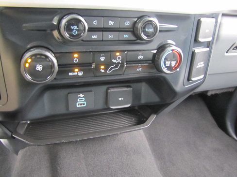 Used 2024 Ford F250 XLT image 40