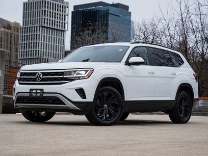 Used 2022 Volkswagen Atlas SE w/ Black Wheel Package