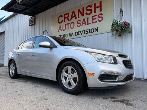 Used 2015 Chevrolet Cruze LT FWD image 1