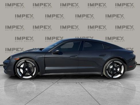 Used 2022 Porsche Taycan image 2