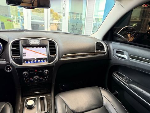 Used 2015 Chrysler 300 C w/ Harman/Kardon Audio Group RWD image 30