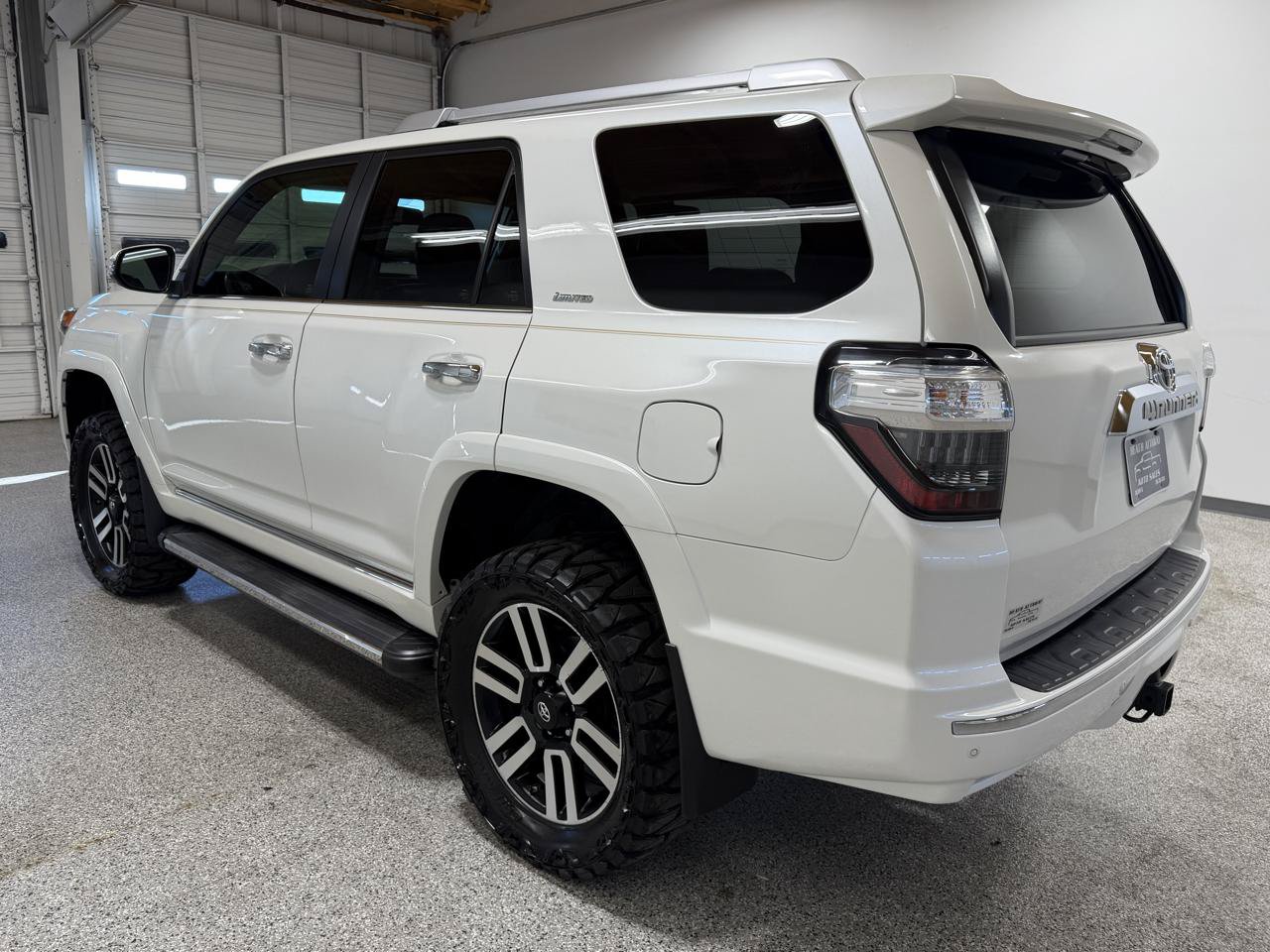 Used 2017 Toyota 4Runner Limited AWD/4WD image 7