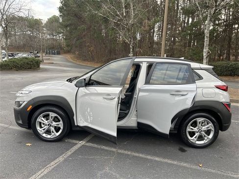 Used 2023 Hyundai Kona SEL w/ Convenience Package image 9