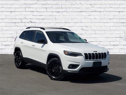 Used 2023 Jeep Cherokee Altitude Lux