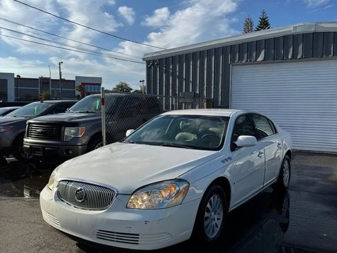 Used 2008 Buick Lucerne CX image 1