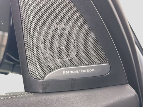 New 2026 BMW X5 xDrive40i w/ Executive Package image 18