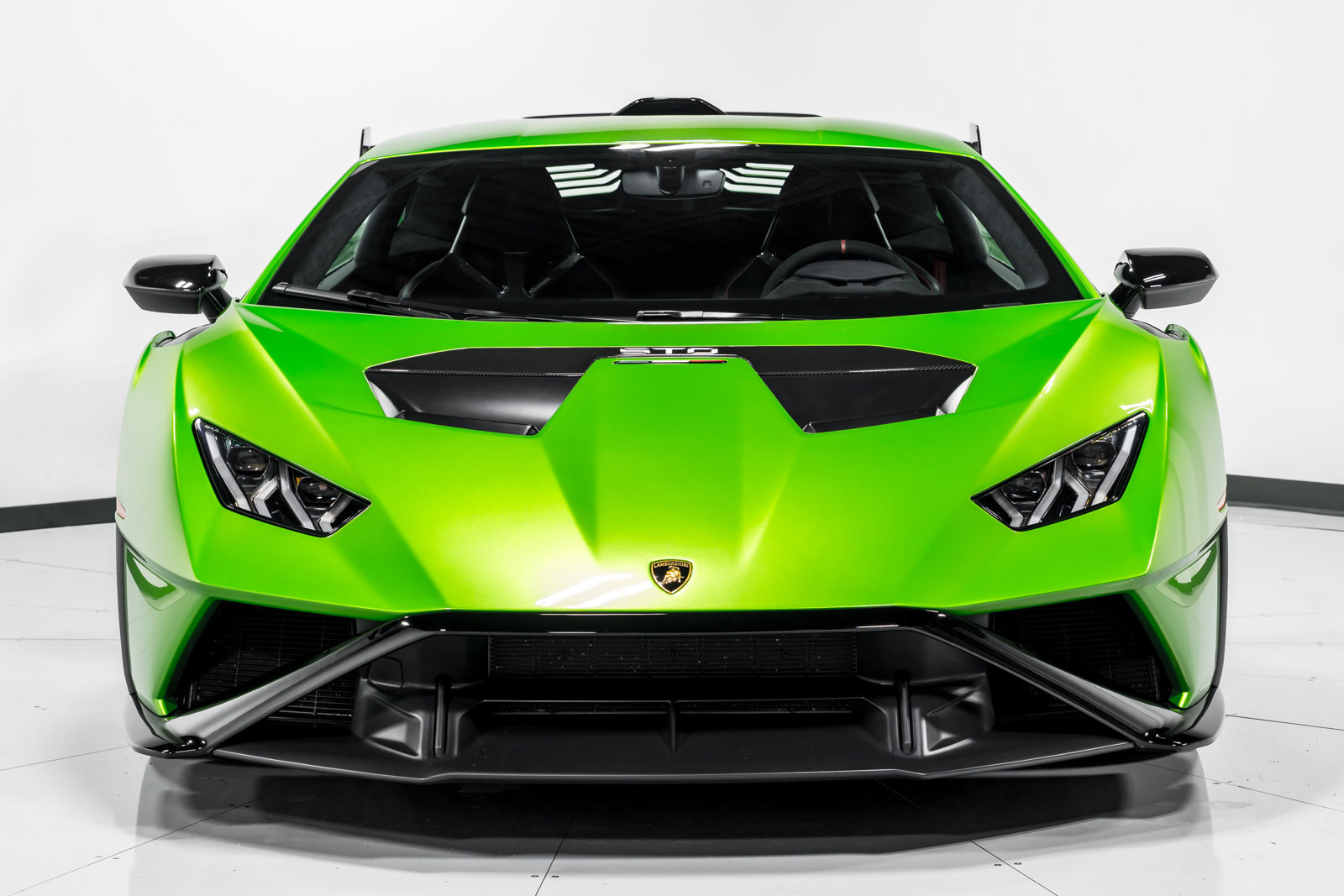 Used 2023 Lamborghini Huracan STO RWD image 8