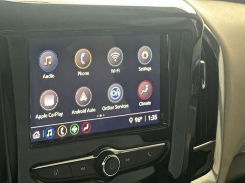 Used 2023 Chevrolet Traverse LS FWD image 18