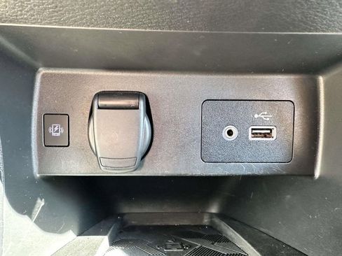Used 2023 Nissan Versa SV FWD image 24