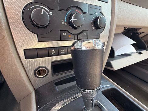 Used 2006 Jeep Commander 2WD image 86