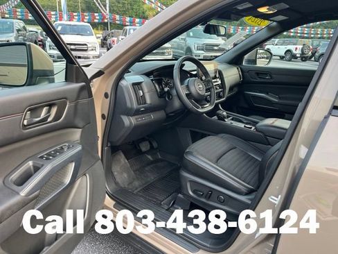 Used 2024 Nissan Pathfinder Rock Creek AWD/4WD image 5