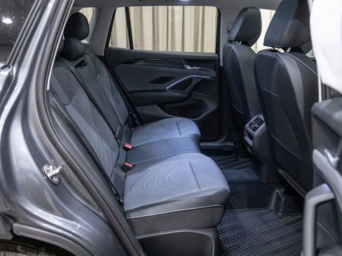 New 2026 Volkswagen Tiguan SE image 13