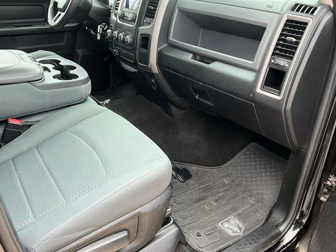 Used 2017 RAM 1500 Express image 19