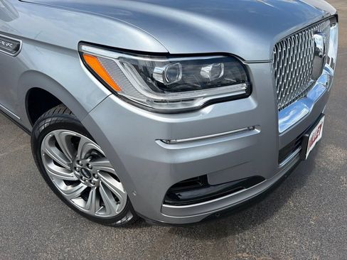 Used 2022 Lincoln Navigator Reserve AWD/4WD image 12