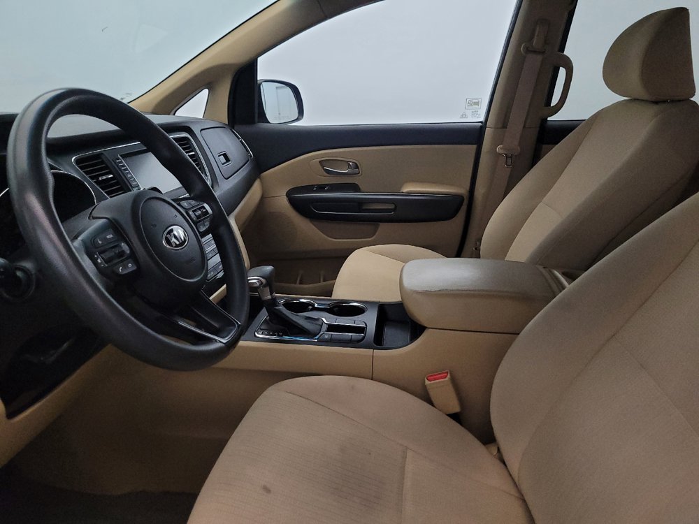 Used 2019 Kia Sedona LX FWD image 17
