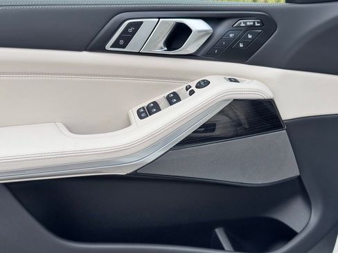 Used 2026 BMW X7 xDrive40i w/ Executive Package image 15