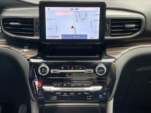 Used 2023 Ford Explorer Limited image 9