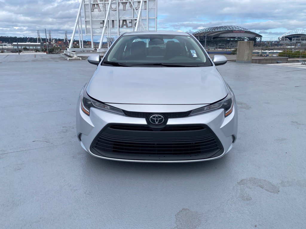 Used 2024 Toyota Corolla LE FWD image 3