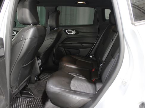 Used 2025 Jeep Compass Latitude w/ Sun & Sound Group image 28