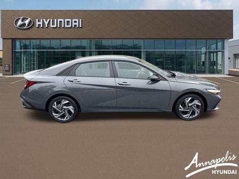 Certified 2025 Hyundai Elantra Sport image 6