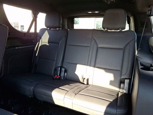 Used 2023 Chevrolet Suburban LT AWD/4WD image 12