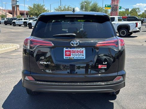 Used 2018 Toyota RAV4 LE w/ Carpet Mat Package FWD image 7