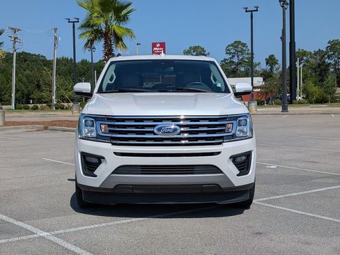Used 2018 Ford Expedition XLT w/ Equipment Group 202A RWD image 10