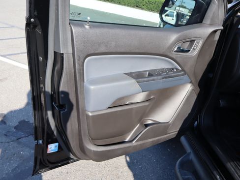 Used 2016 Chevrolet Colorado Z71 AWD/4WD image 18