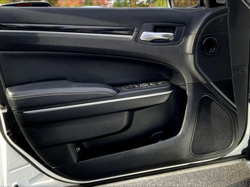 Used 2022 Chrysler 300 S image 25