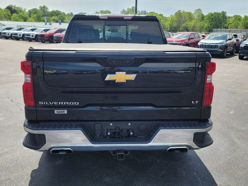 Used 2023 Chevrolet Silverado 1500 LT w/ Z71 Off-Road Package AWD/4WD image 9