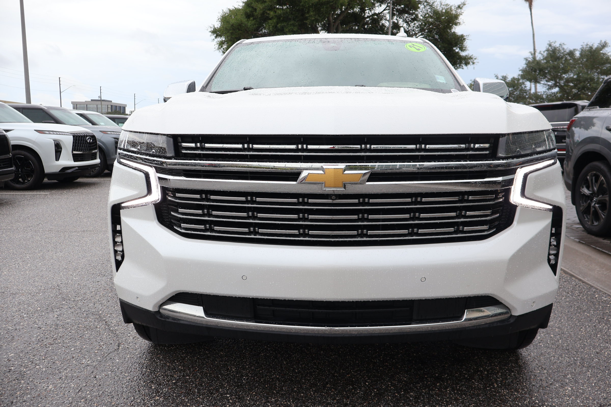Used 2021 Chevrolet Suburban Premier w/ Premium Package RWD image 13