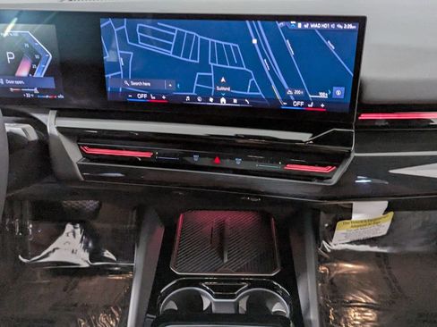 Used 2025 BMW 530i xDrive image 35