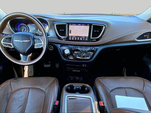 Used 2019 Chrysler Pacifica Limited FWD image 26