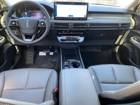 New 2026 Lincoln Corsair Premiere image 16