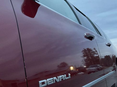 Used 2017 GMC Yukon Denali w/ Open Road Package image 13